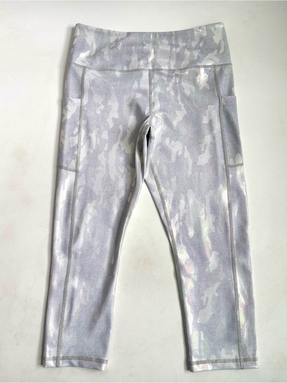 Zyia Active Silver Camouflage Metallic Pocket  Hi-Rise Capri Leggings Size 8-10